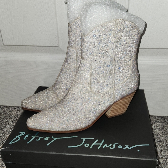 Betsey Johnson Shoes - Betsey Johnson White Heeled Boots with Sparkly Finish And Pearls
